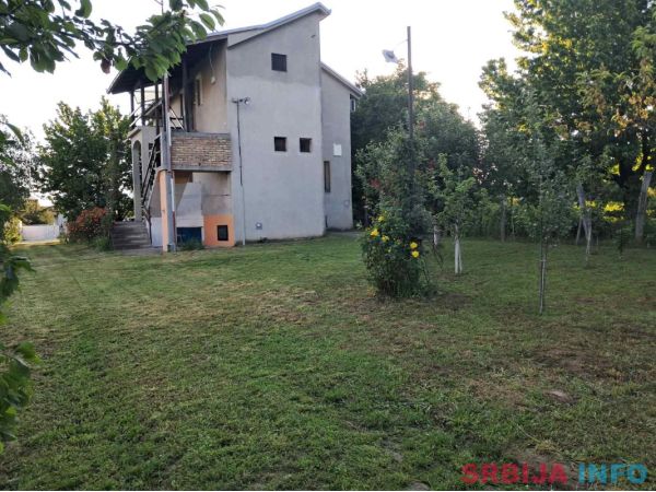 Vikendica na Fru&scaron;koj gori, 156m2