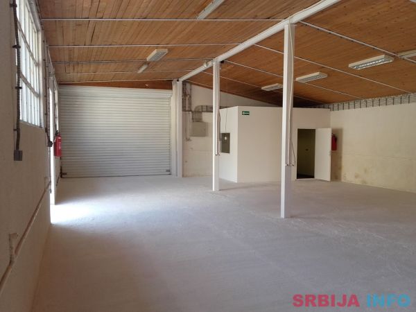 Izdajem magacin u Rakovici od 140m2