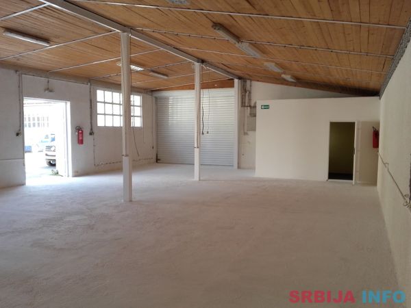 Izdajem magacin u Rakovici od 140m2