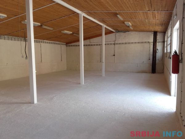 Izdajem magacin u Rakovici od 140m2
