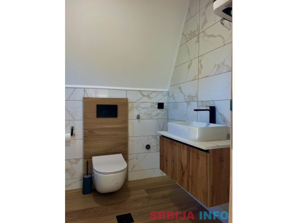 Na prodaju Luxury Villas&Poll, Aranđelovac