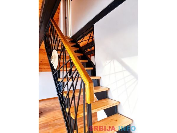 Na prodaju Luxury Villas&Poll, Aranđelovac