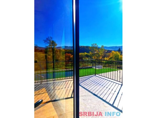 Na prodaju Luxury Villas&Poll, Aranđelovac
