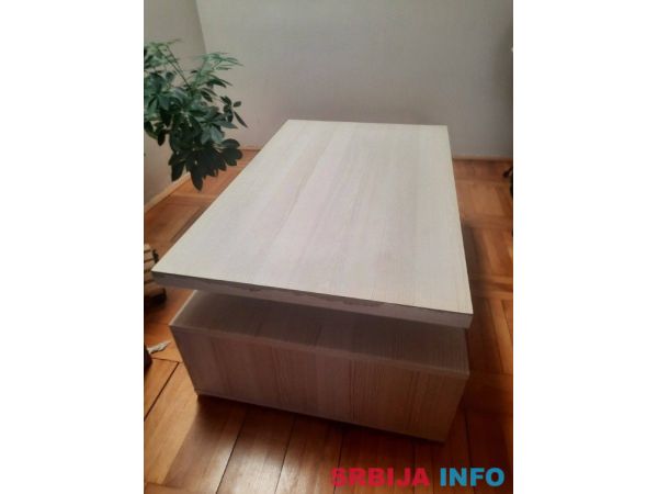 Klub sto za dnevni boravak 35 eur