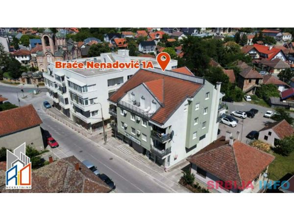 Na prodaju četvorosoban stan kod crkve na Ubu 