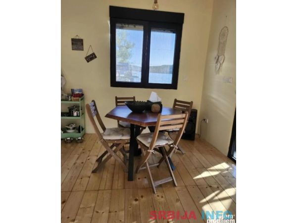 Splav 80 m2 Umka Čukarica Beograd 