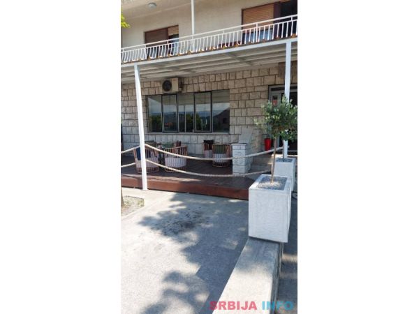 Potrebne radnice, Caffe Enigma