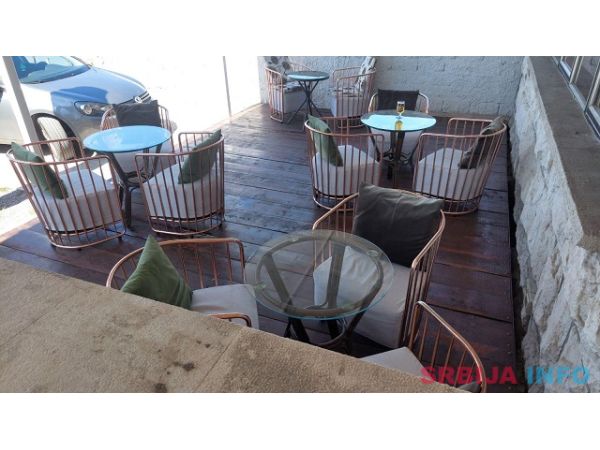 Potrebne radnice, Caffe Enigma