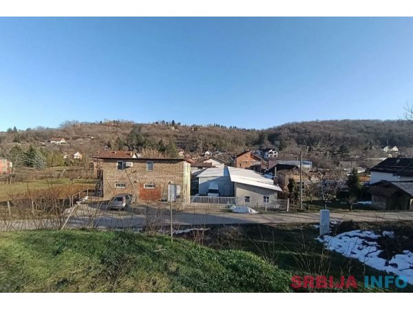 Na prodaju stambeno-poslovni objekat (kuca, hala)-Paragovo