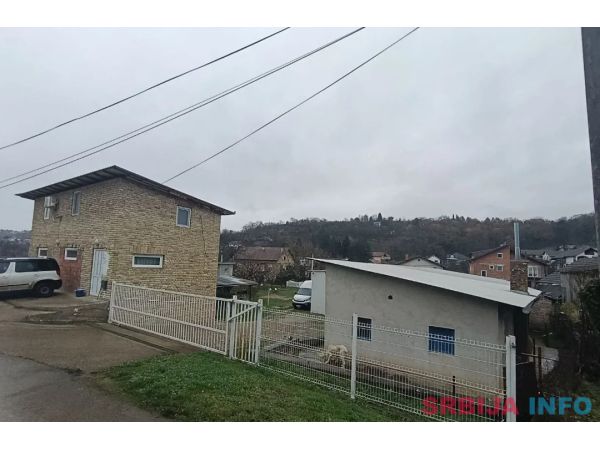 Na prodaju stambeno-poslovni objekat (kuca, hala)-Paragovo