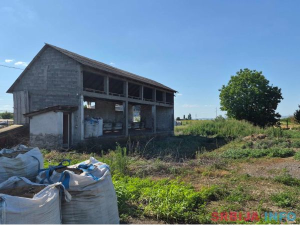Na prodaju sala&scaron; &ndash; Rumski drum 69a, Sremska Mitrovica