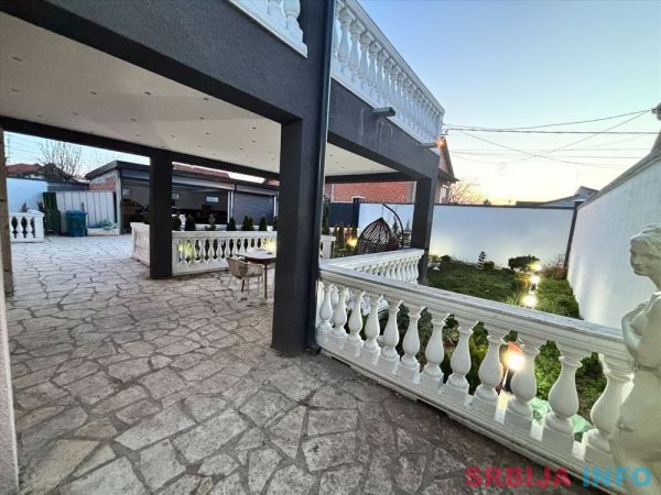Palilula-Borca 220m2+75m2 na 6.5 ari placa