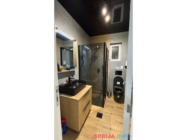 Palilula-Borca 220m2+75m2 na 6.5 ari placa