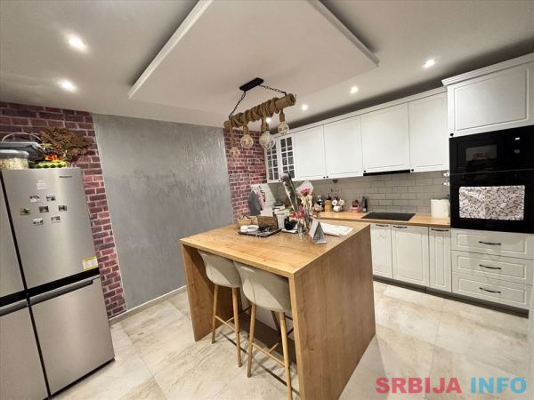 Palilula-Borca 220m2+75m2 na 6.5 ari placa