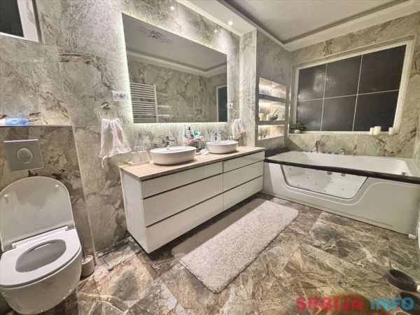 Palilula-Borca 220m2+75m2 na 6.5 ari placa