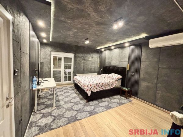 Palilula-Borca 220m2+75m2 na 6.5 ari placa