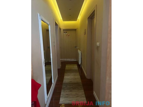 Prodajem kucu u Batajnici u lepom kraju