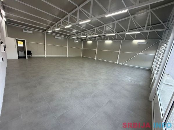 Izdaje se poslovni lokal 160m2-Batajnica