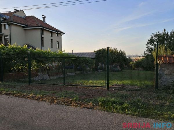 PRODAJEM PLAC 5 ARI – VOŽDOVAC / JAJINCI – ODLIČNA LOKACIJA ZA GRADNJ
