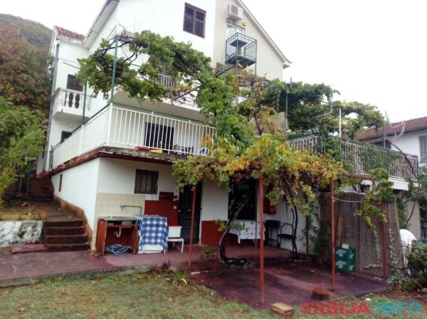 Kuća 200 m2 Kumbor Herceg Novi 