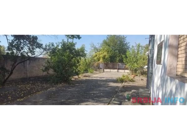Na prodaju kuca 320m2 u selu Torak