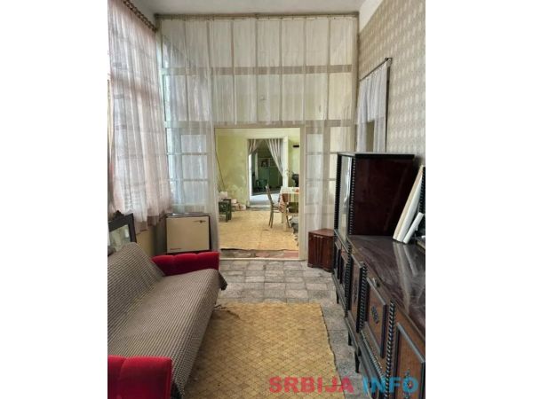 Na prodaju kuca 320m2 u selu Torak