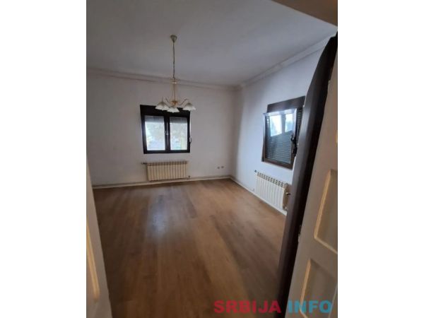 Prodajem dve stambene jedinice u centru Zaječara