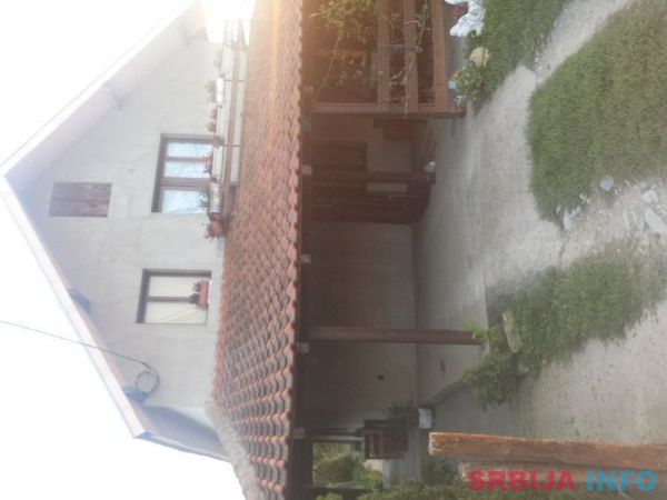 Prodajem kuću u Kostolcu