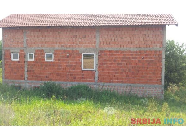 Stambeno-poslovni objekat Cortanovci