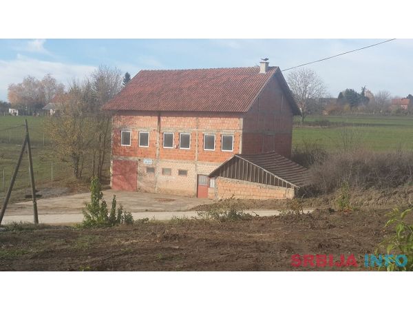 Stambeno-poslovni objekat Cortanovci