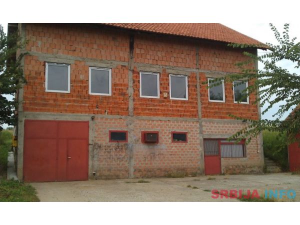 Stambeno-poslovni objekat Cortanovci