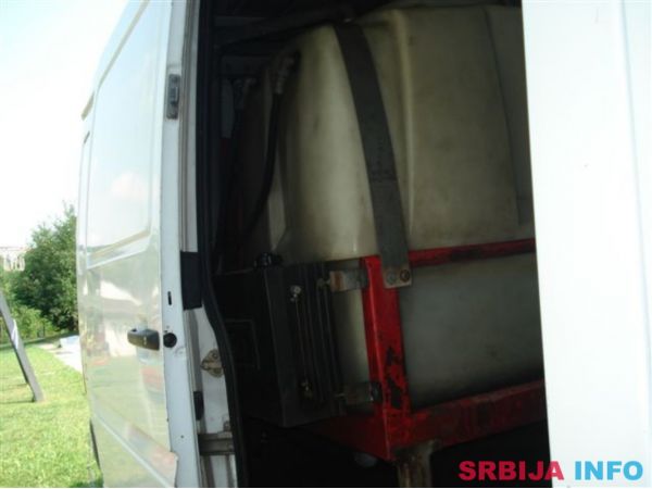 Mercedes-Sprinter, oprema za probijanje kanalizacione mreze
