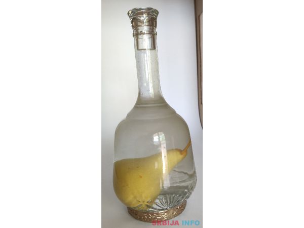 Domaca rakija od dunje, sljive, kruske, kajsije, flasa sa du