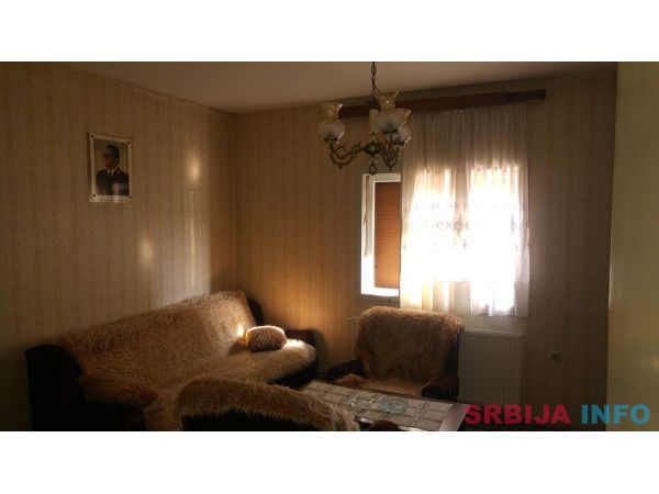 Prodajem kucu u Atenici kod plave hale