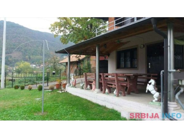 Vikendica u Malom Zvorniku (Sakar)