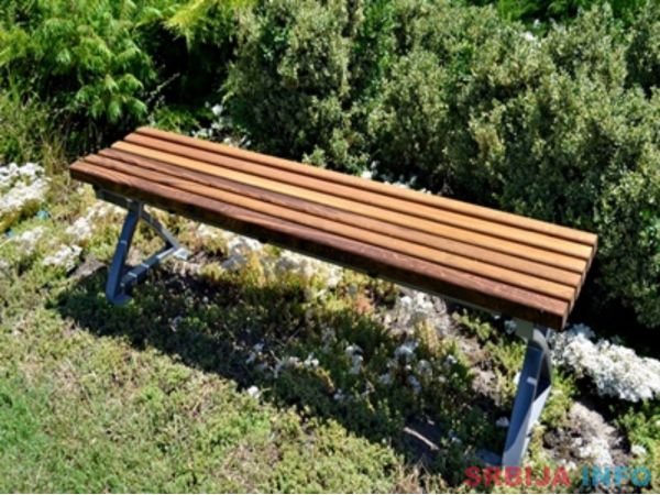 Klupe od drveta - URBANA OPREMA DOO