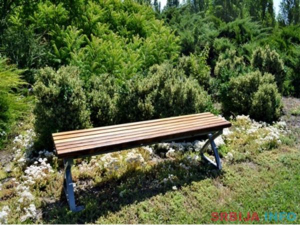 Klupe od drveta - URBANA OPREMA DOO