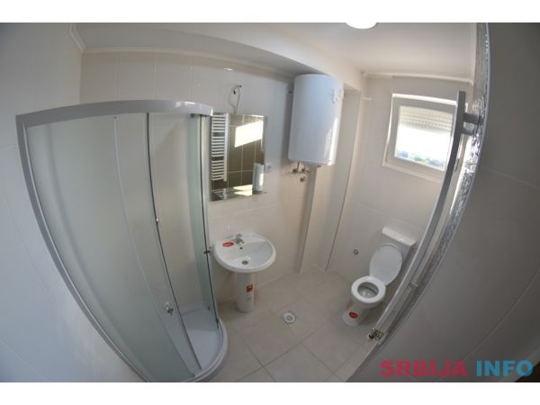 Na prodaju petosoban LUX stan-Nova Pazova