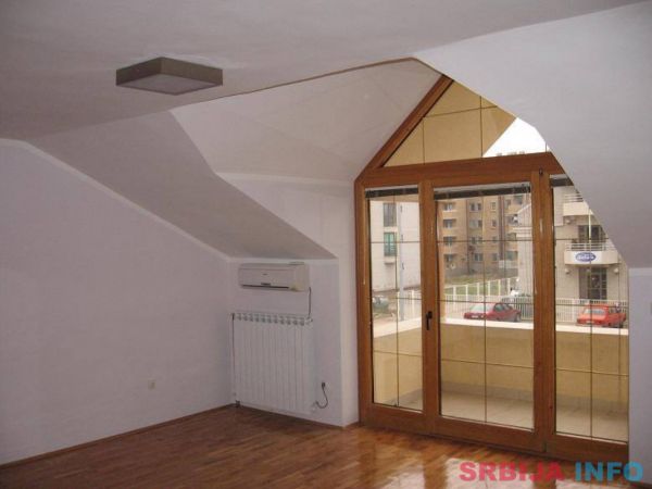 Stambeno poslovni objekat LUX