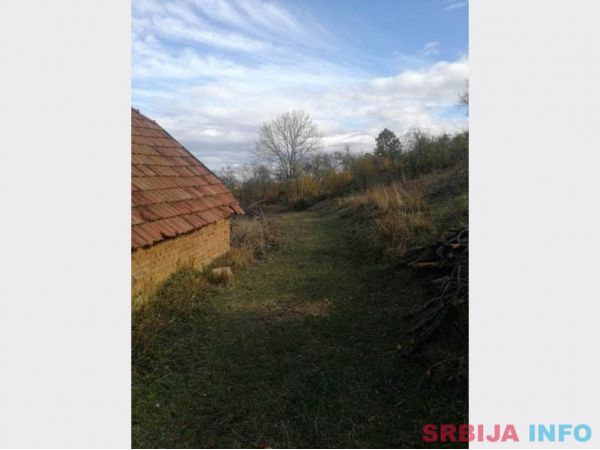 Prodajem seosko domacinstvo