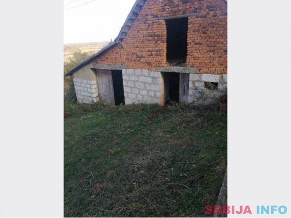 Prodajem seosko domacinstvo