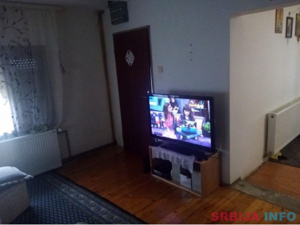 Prodajem kucu u Baricu