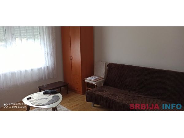 Izdajem kucu za radnike, Firmu-Kacarevo