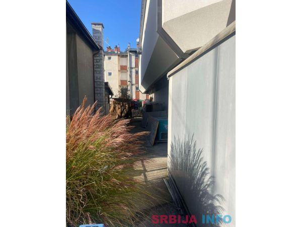 Prodajem poslovni prostor u Arilju