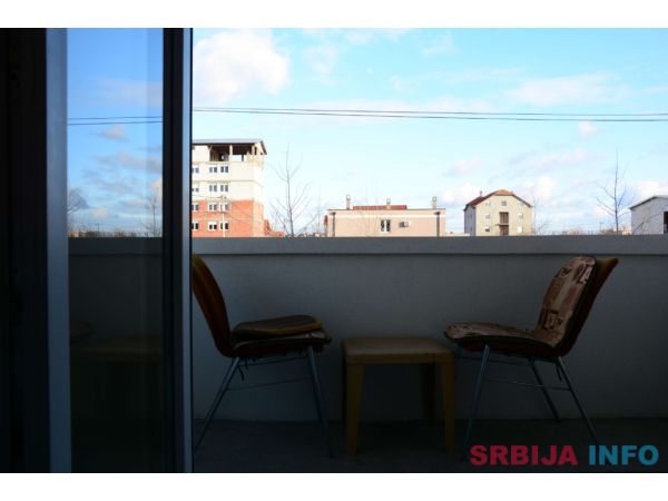 Dvosoban apartman na dan, Ledine