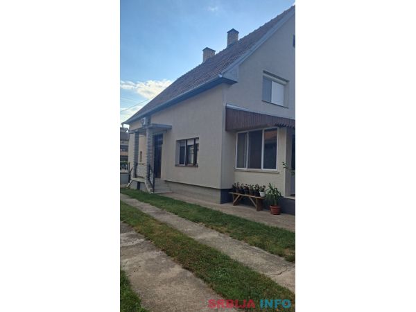 Prodajem seosko domacinstvo