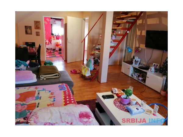 Na prodaju kuca 250m2 + 36m2 garaza