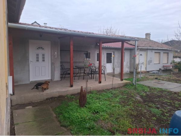 Na prodaju kuca u Novom Beceju