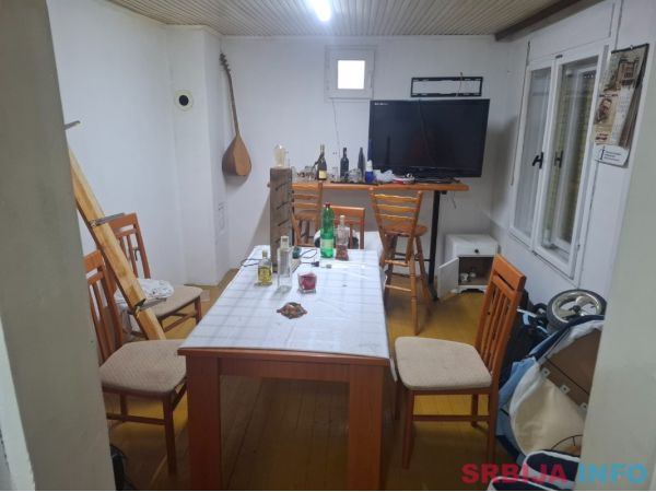 Na prodaju kuca u Novom Beceju