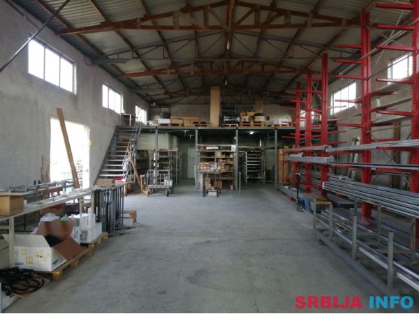 Prodajem / izdajem poslovni objekat sa halom ul. Vinogradska